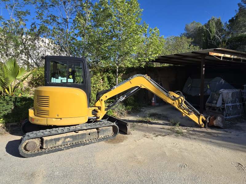 Mini Excavadora CAT 305 E2